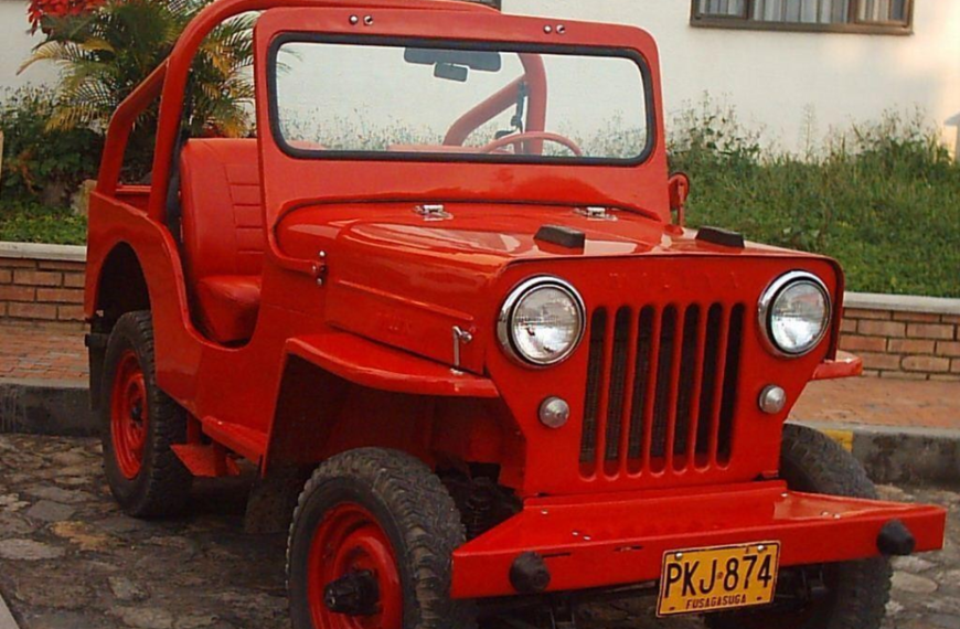 El Jeep rojo que se convirtió en un juguete a escala real